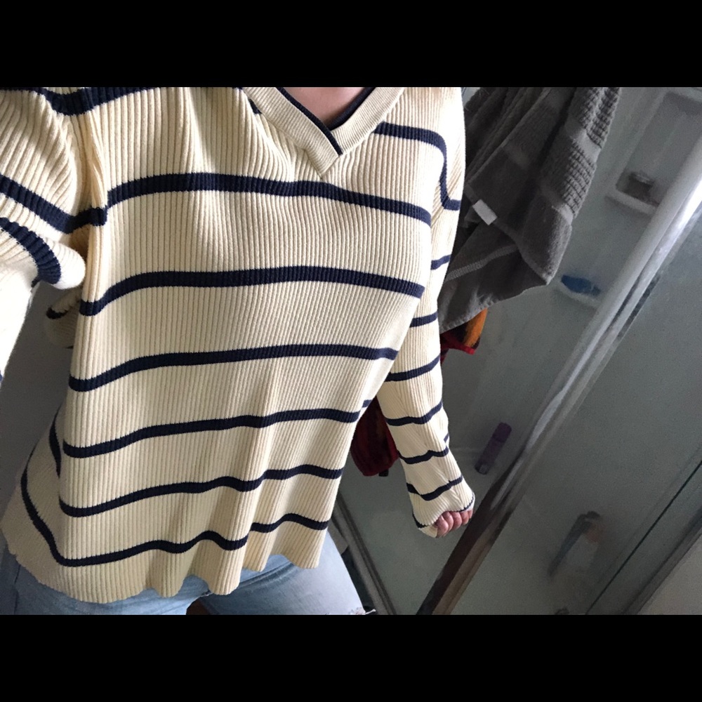 Navy blue and yellow comfy sweater!